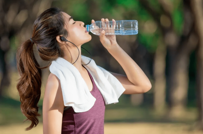 More Water Intake Curtails Sugar, Salt and Fat Consumption